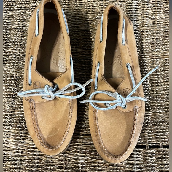 Woman’s Sperry Topsiders 🌵8.5 - Picture 3 of 9